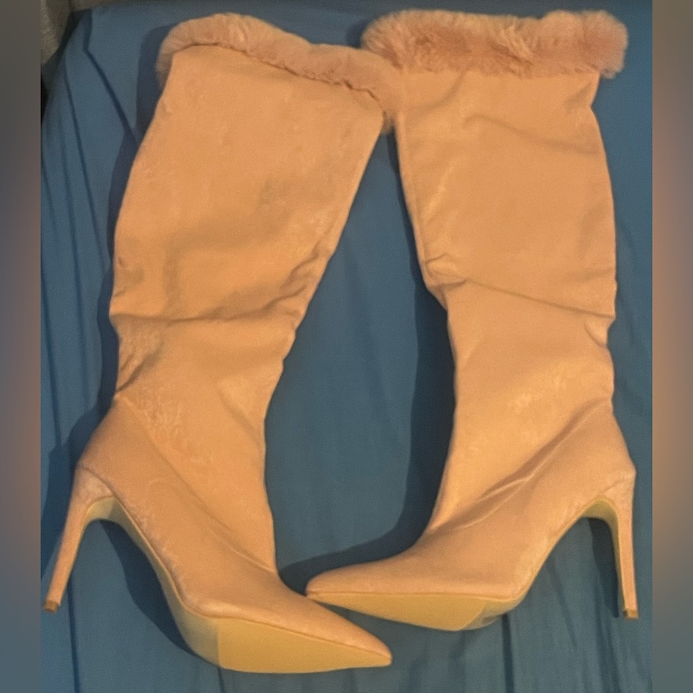 Elegant Pink Knee-High Women's Boots with Fur